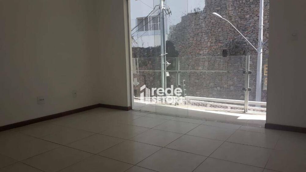 Apartamento à venda com 2 quartos, 70m² - Foto 3