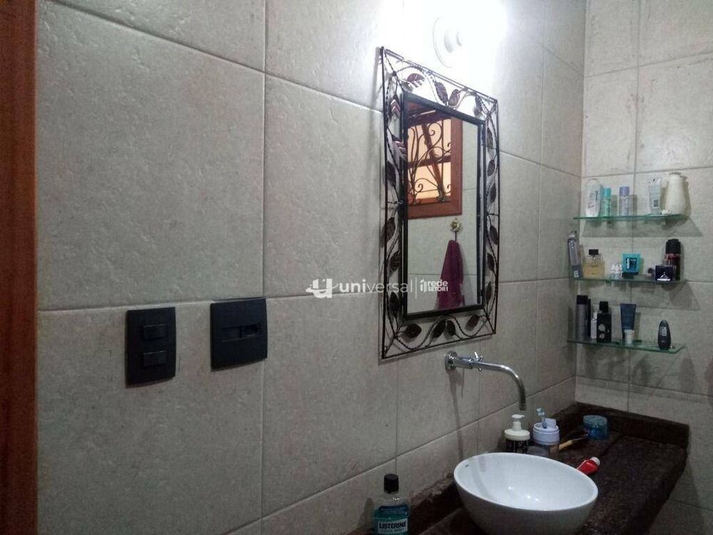 Casa à venda com 4 quartos, 280m² - Foto 8
