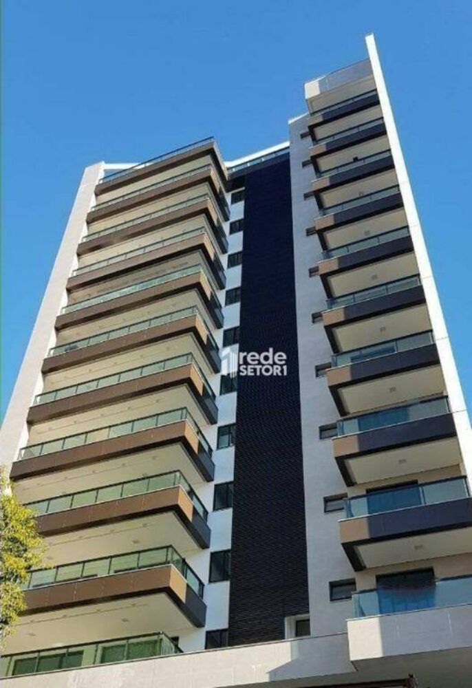 Apartamento à venda com 4 quartos, 200m² - Foto 1