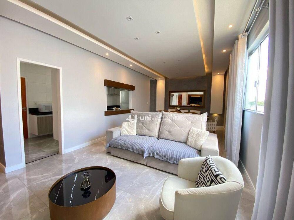 Casa de Condomínio à venda com 4 quartos, 240m² - Foto 2