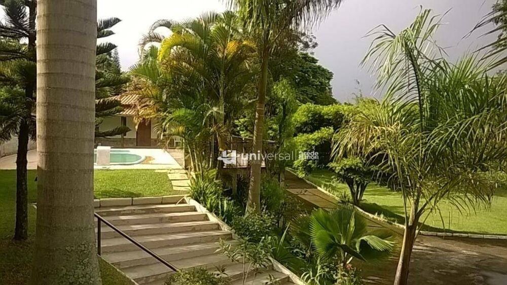 Casa à venda com 3 quartos, 400m² - Foto 1