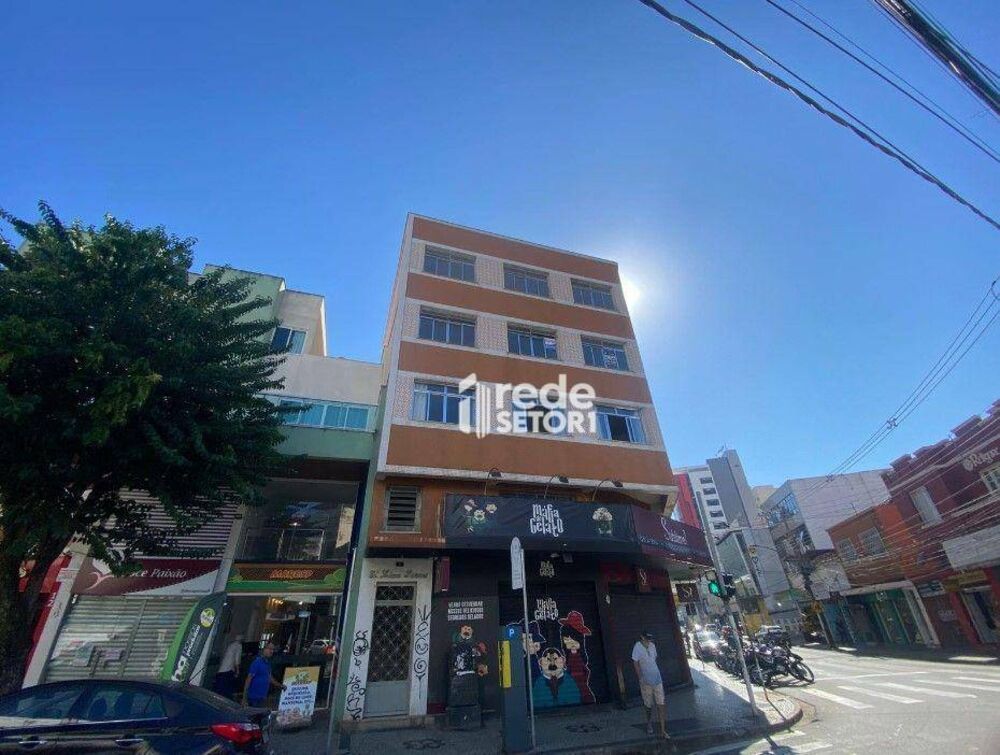 Apartamento para alugar com 3 quartos, 90m² - Foto 1