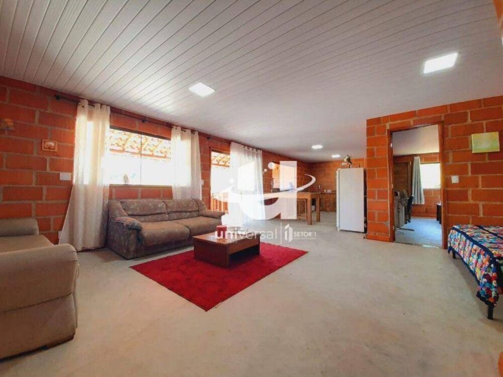 Casa para alugar com 3 quartos, 220m² - Foto 2