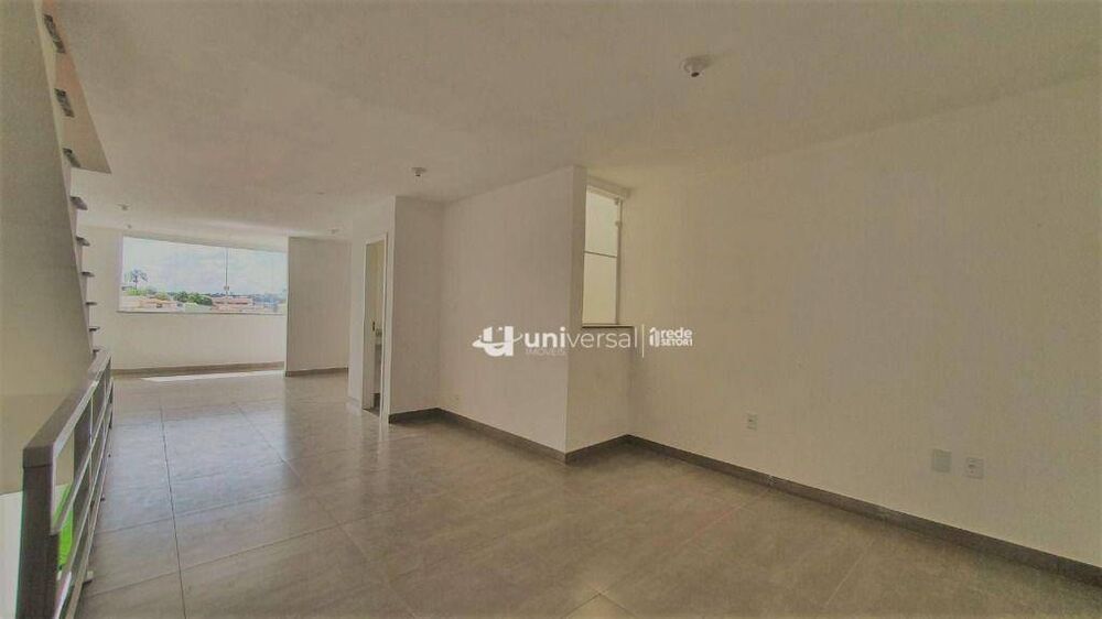 Casa à venda com 3 quartos, 250m² - Foto 1