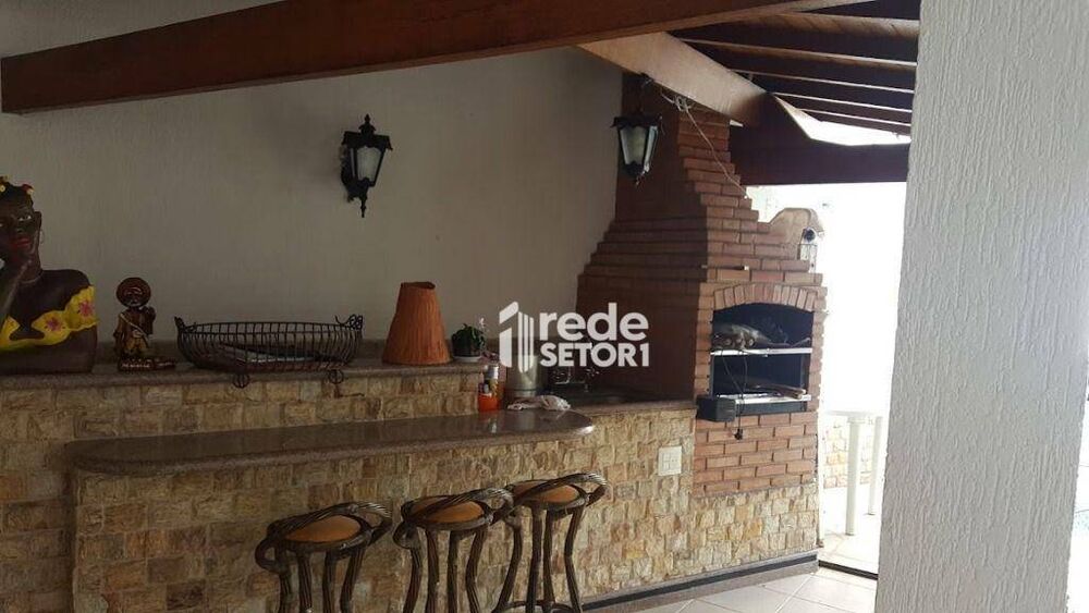 Casa à venda com 3 quartos, 338m² - Foto 3