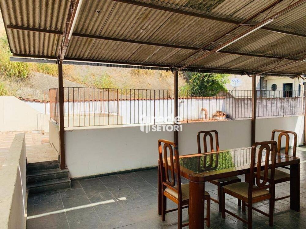 Casa à venda com 4 quartos, 192m² - Foto 4