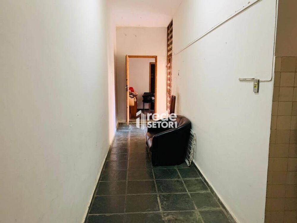 Casa à venda com 4 quartos, 192m² - Foto 2