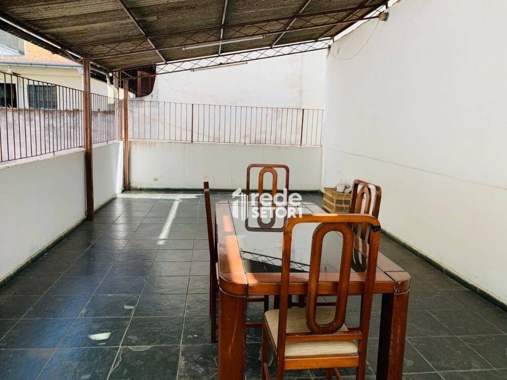 Casa à venda com 4 quartos, 192m² - Foto 3