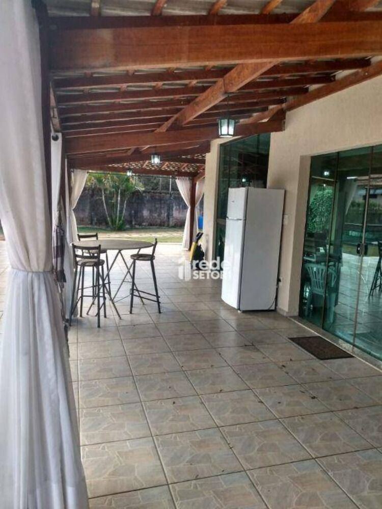 Casa à venda com 3 quartos, 220m² - Foto 3