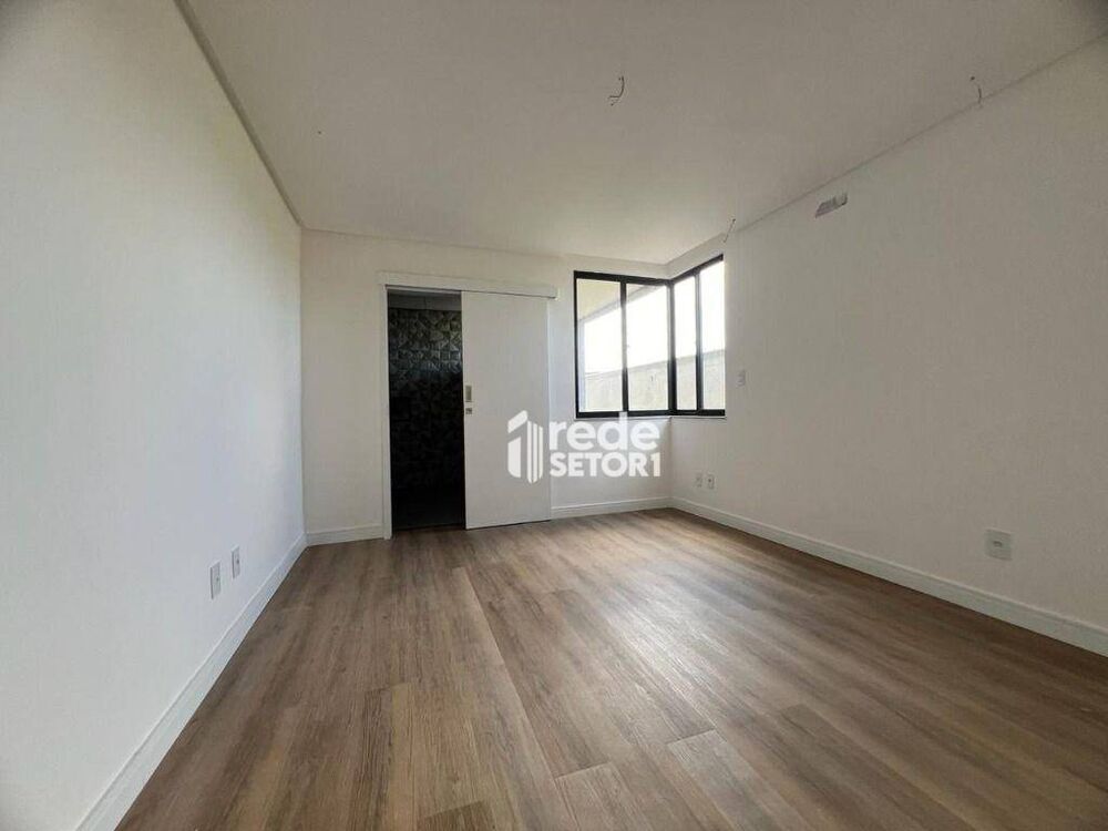 Casa de Condomínio à venda com 4 quartos, 350m² - Foto 11