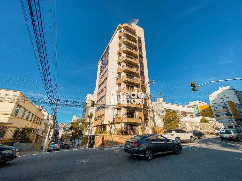 Apartamento à venda com 4 quartos, 235m² - Foto 1