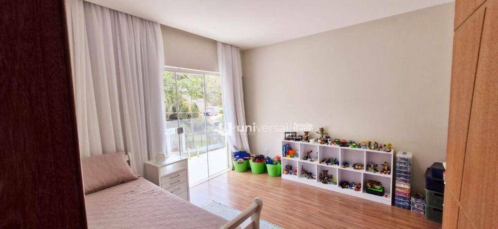 Casa de Condomínio à venda com 3 quartos, 221m² - Foto 4