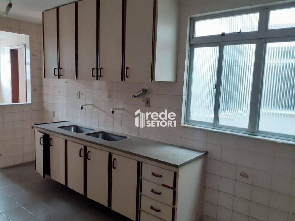 Cobertura à venda com 4 quartos, 210m² - Foto 2