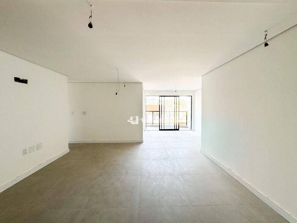 Apartamento à venda com 3 quartos, 106m² - Foto 3