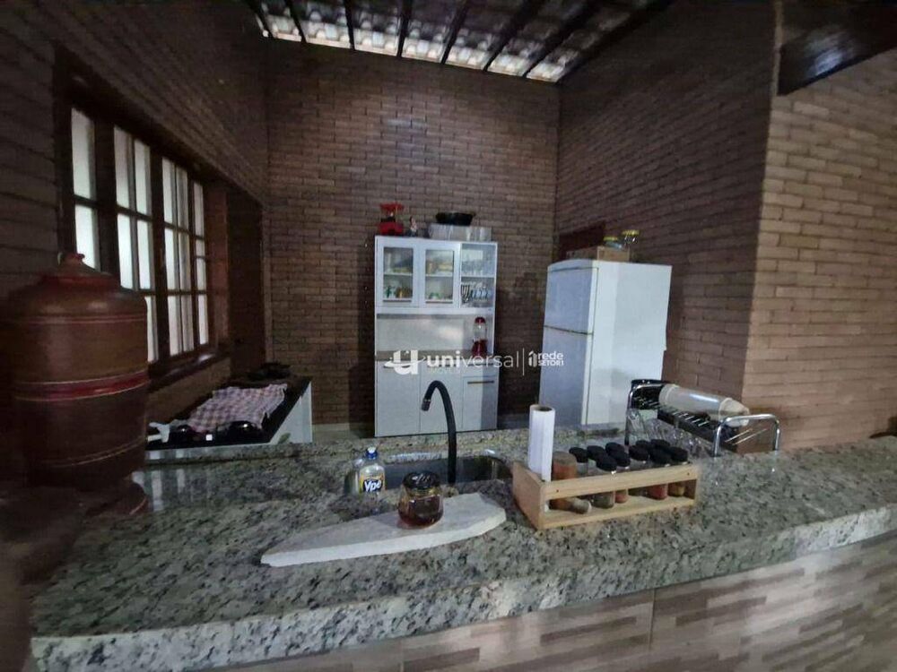 Chácara à venda com 2 quartos, 200m² - Foto 8