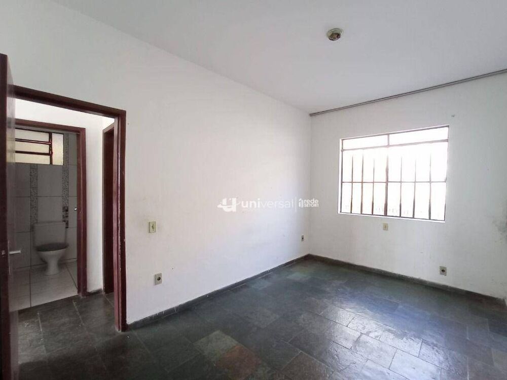 Casa à venda com 3 quartos, 75m² - Foto 7