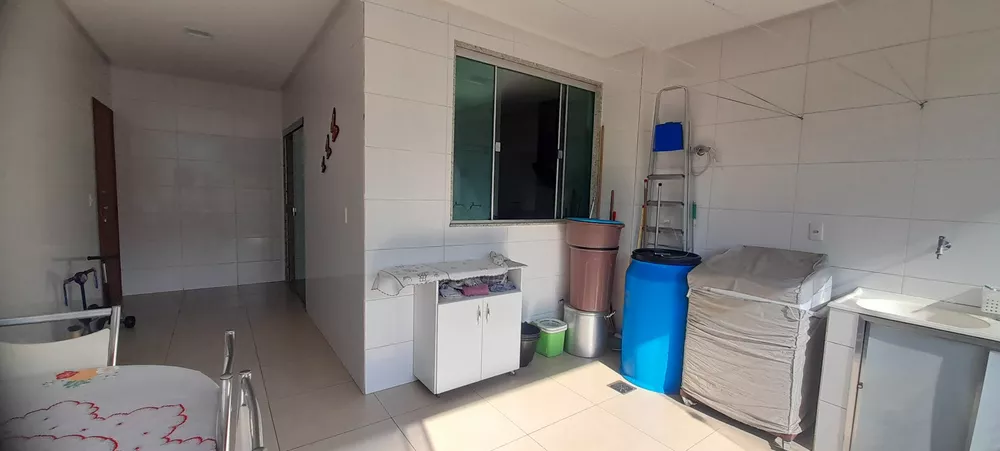 Casa à venda com 3 quartos, 200m² - Foto 4