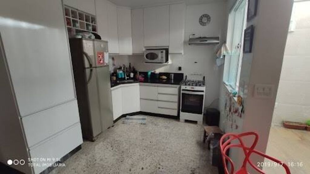 Casa à venda com 3 quartos, 190m² - Foto 4