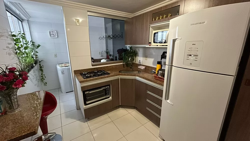 Apartamento à venda com 3 quartos, 90m² - Foto 3