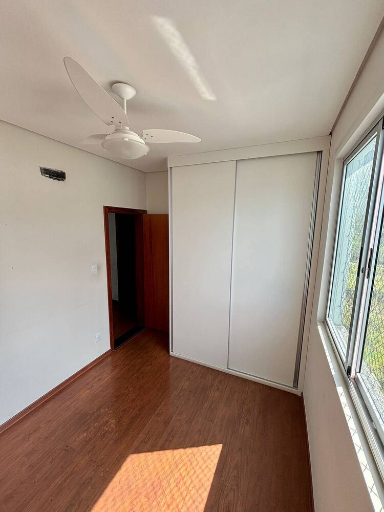 Apartamento à venda com 3 quartos, 116m² - Foto 3