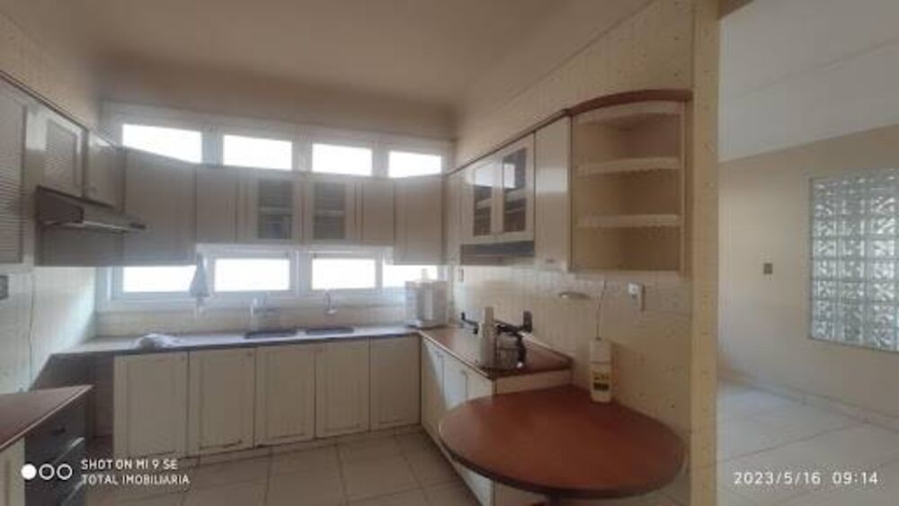 Casa à venda com 4 quartos, 360m² - Foto 1