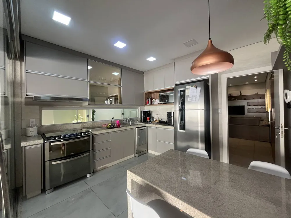 Casa, 3 quartos, 240 m² - Foto 9
