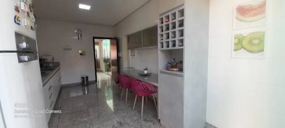 Casa, 3 quartos, 250 m² - Foto 1