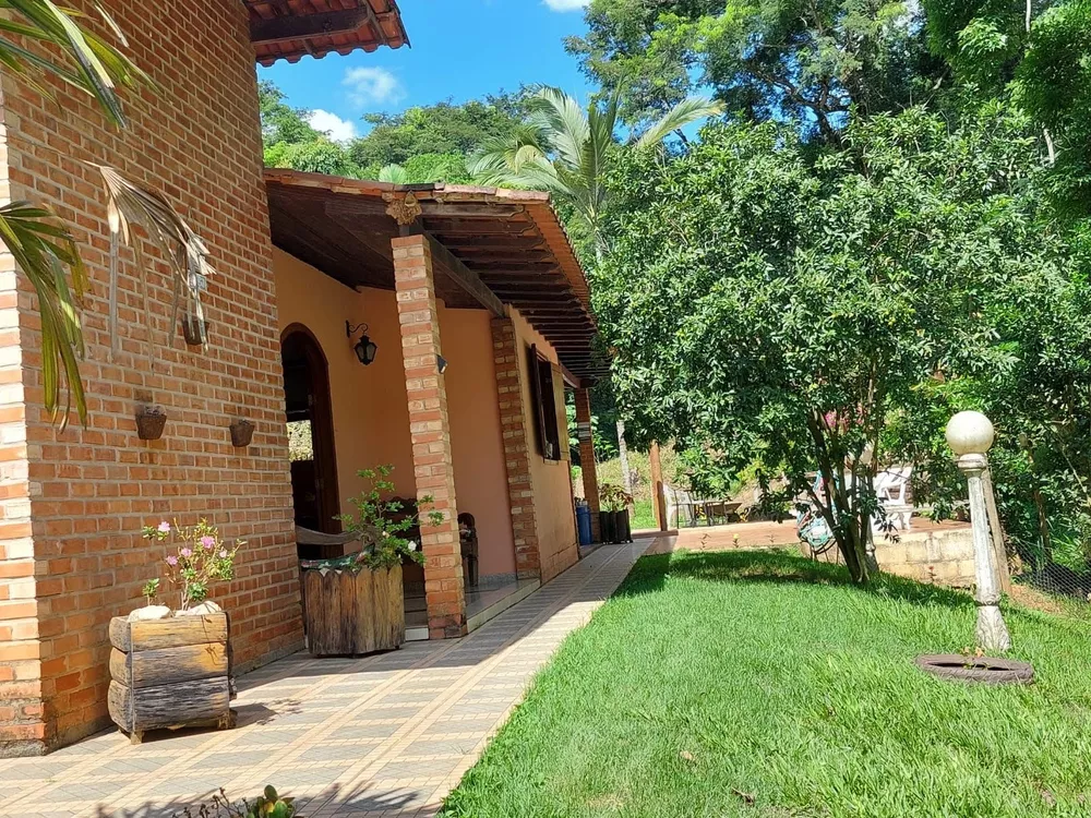 Fazenda à venda com 5 quartos, 300m² - Foto 3