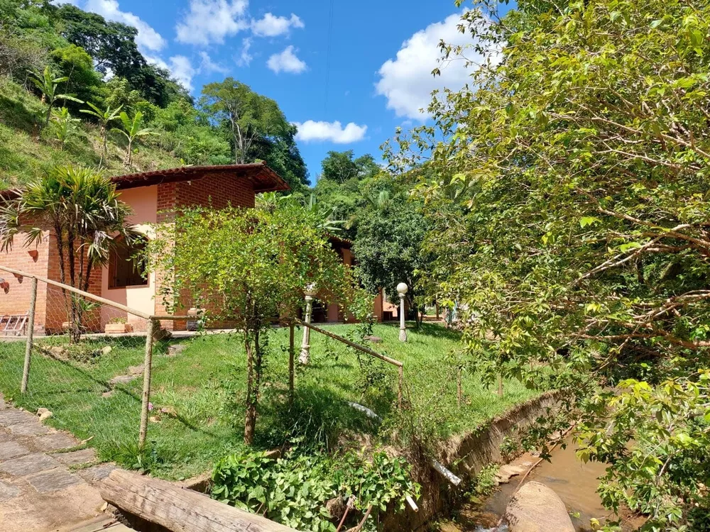 Fazenda à venda com 5 quartos, 300m² - Foto 2