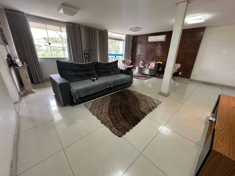 Casa, 3 quartos, 302 m² - Foto 1