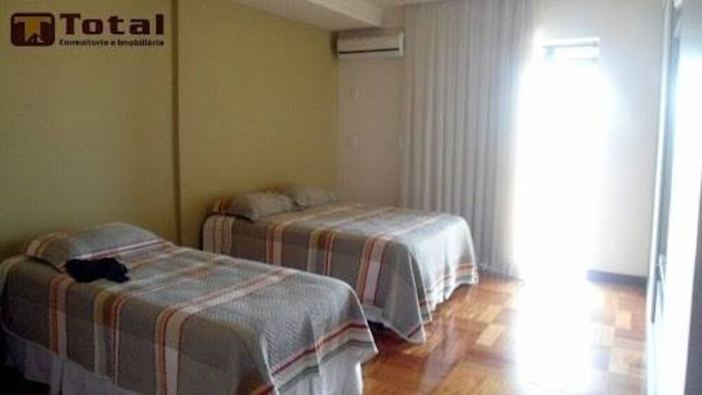 Casa, 4 quartos, 360 m² - Foto 2