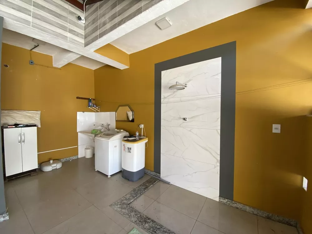 Casa à venda com 3 quartos, 360m² - Foto 2