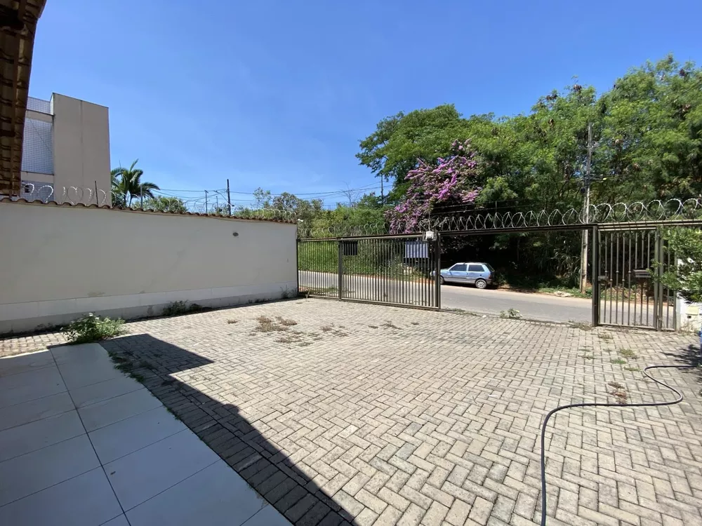 Casa à venda com 3 quartos, 360m² - Foto 16