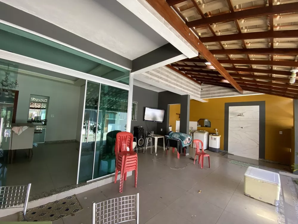 Casa à venda com 3 quartos, 360m² - Foto 1