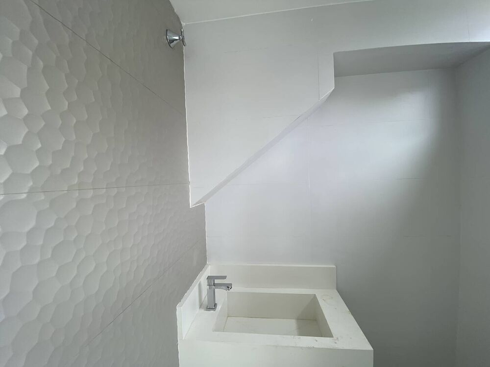 Casa à venda com 3 quartos, 131m² - Foto 2