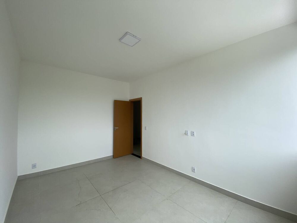 Casa à venda com 3 quartos, 131m² - Foto 3