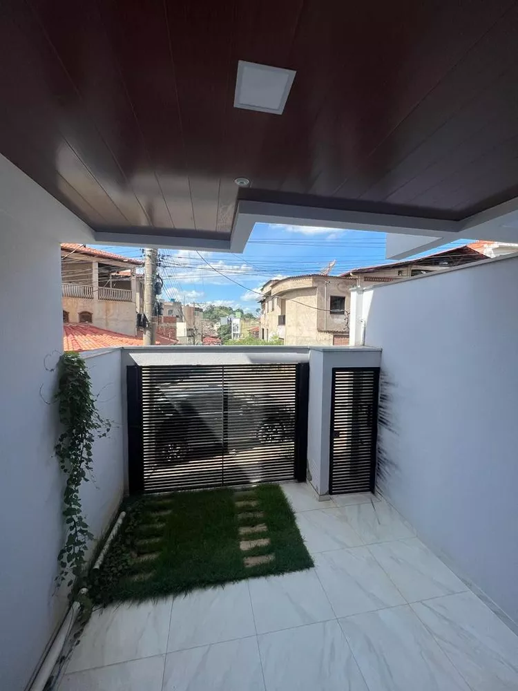 Casa à venda com 3 quartos, 100m² - Foto 4