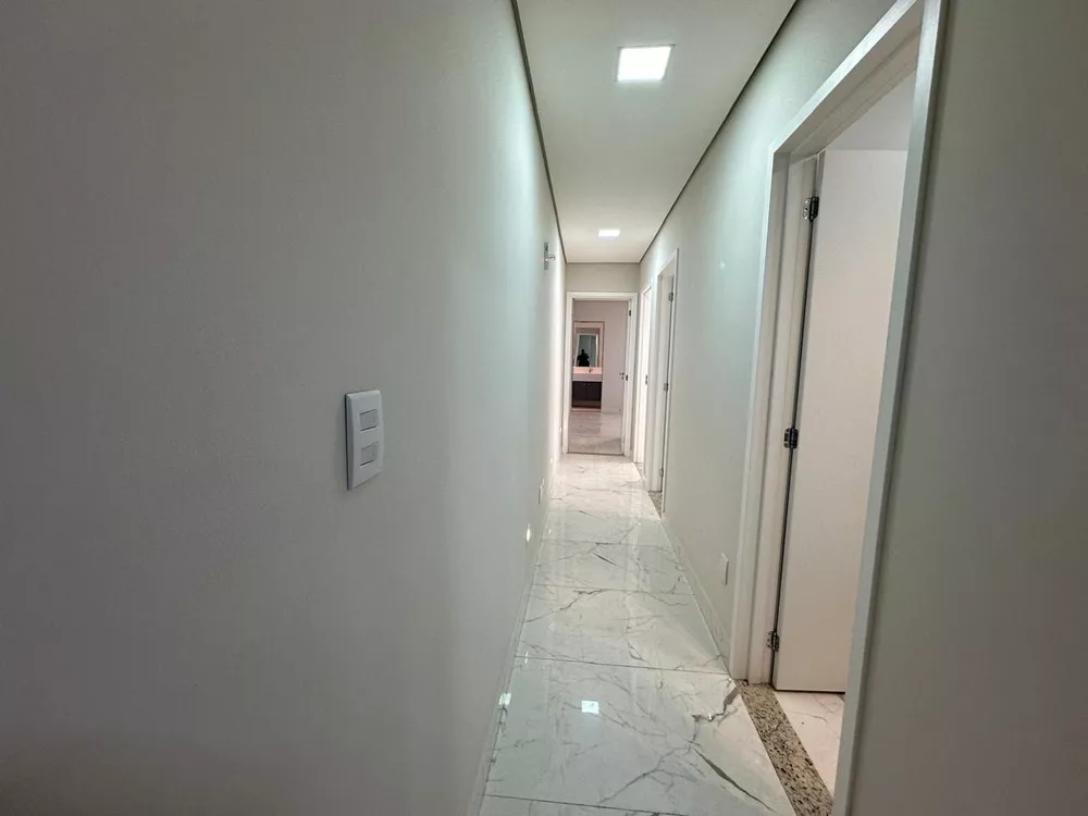 Apartamento para alugar com 3 quartos, 120m² - Foto 1