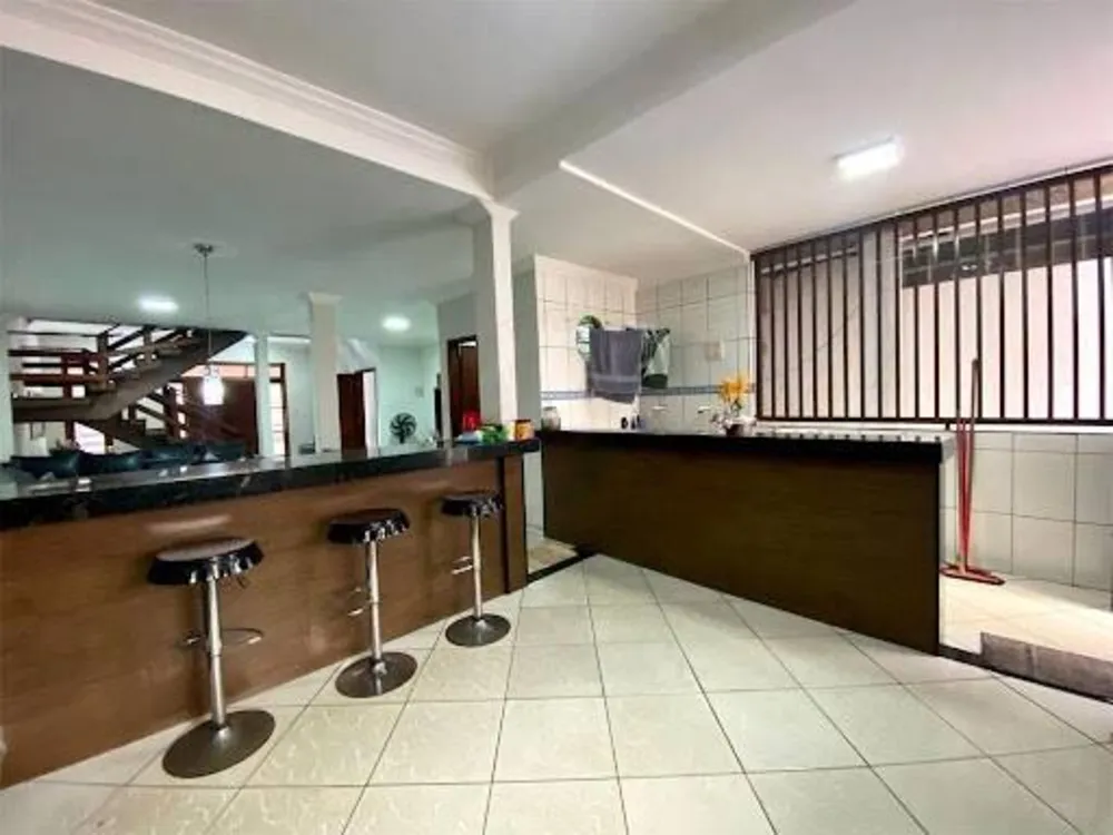 Casa, 3 quartos, 246 m² - Foto 4