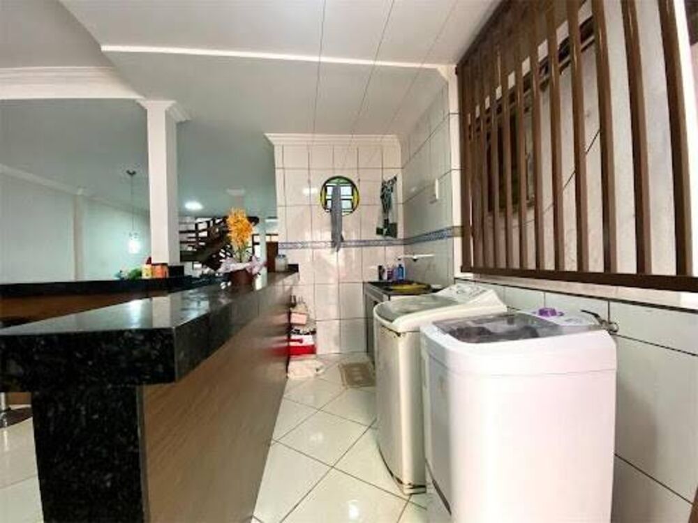 Casa, 3 quartos, 246 m² - Foto 1