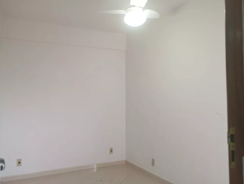 Apartamento à venda com 3 quartos - Foto 3