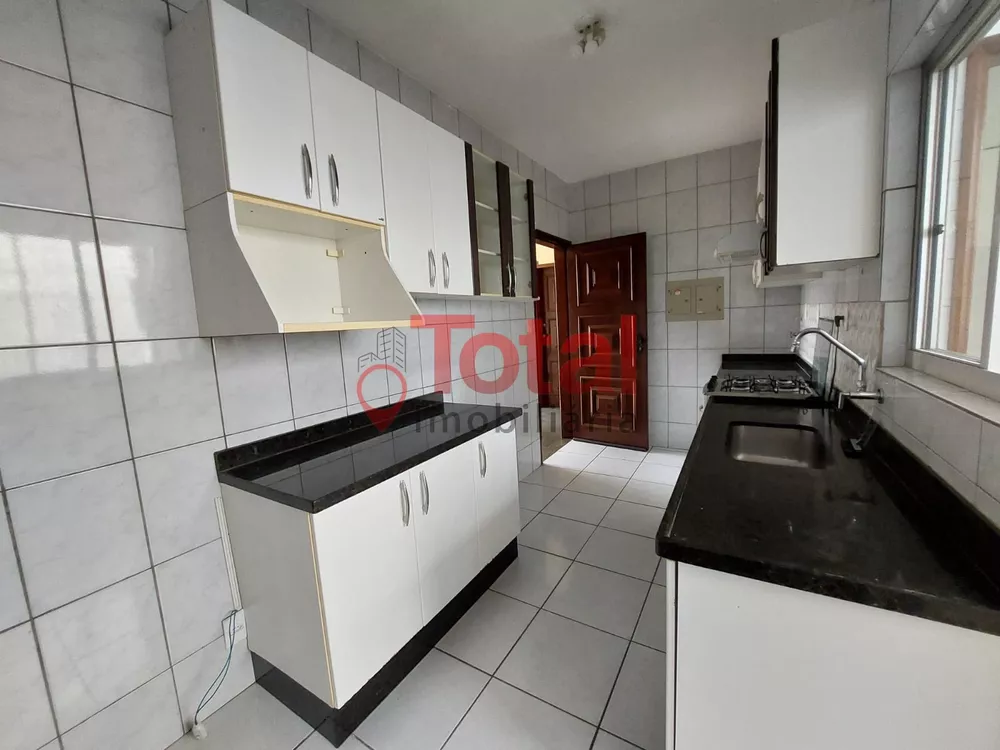 Apartamento à venda com 3 quartos, 110m² - Foto 2