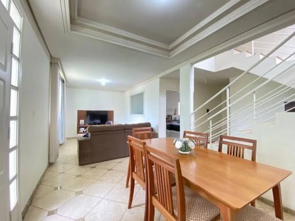 Casa, 3 quartos, 315 m² - Foto 2
