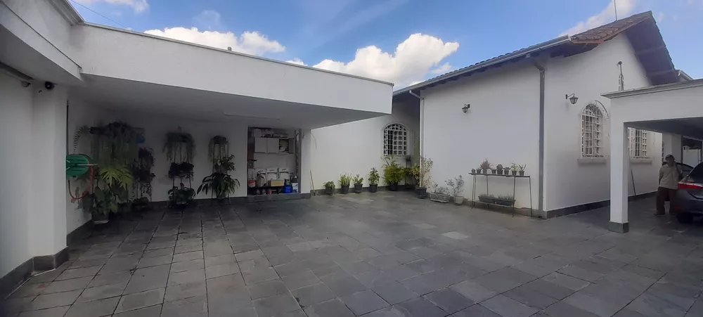 Casa à venda com 5 quartos, 249m² - Foto 4