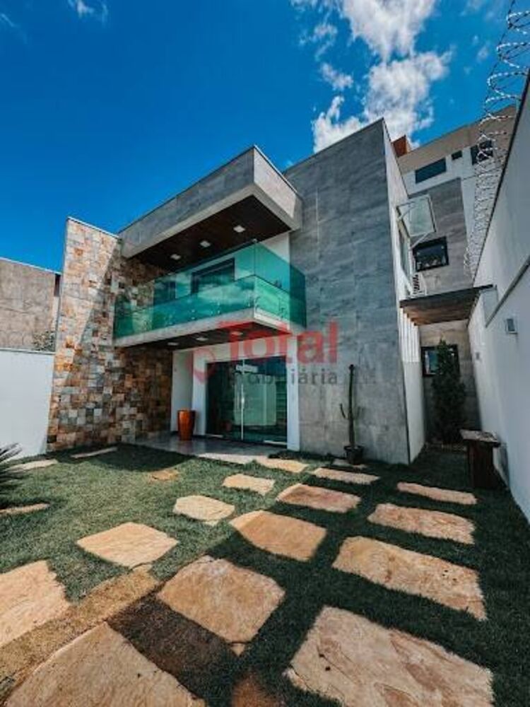 Casa, 3 quartos, 212 m² - Foto 1