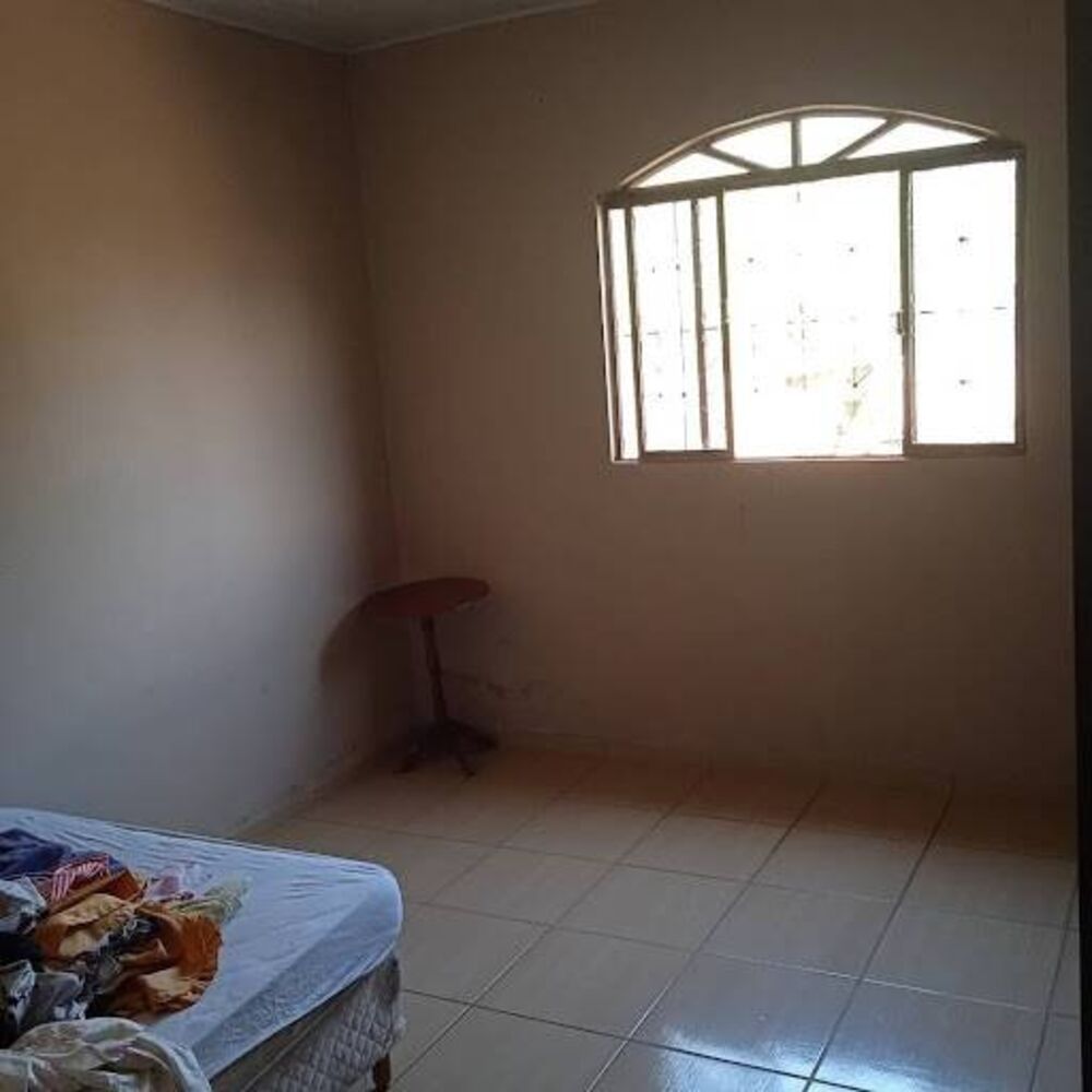 Casa à venda com 2 quartos, 70m² - Foto 2