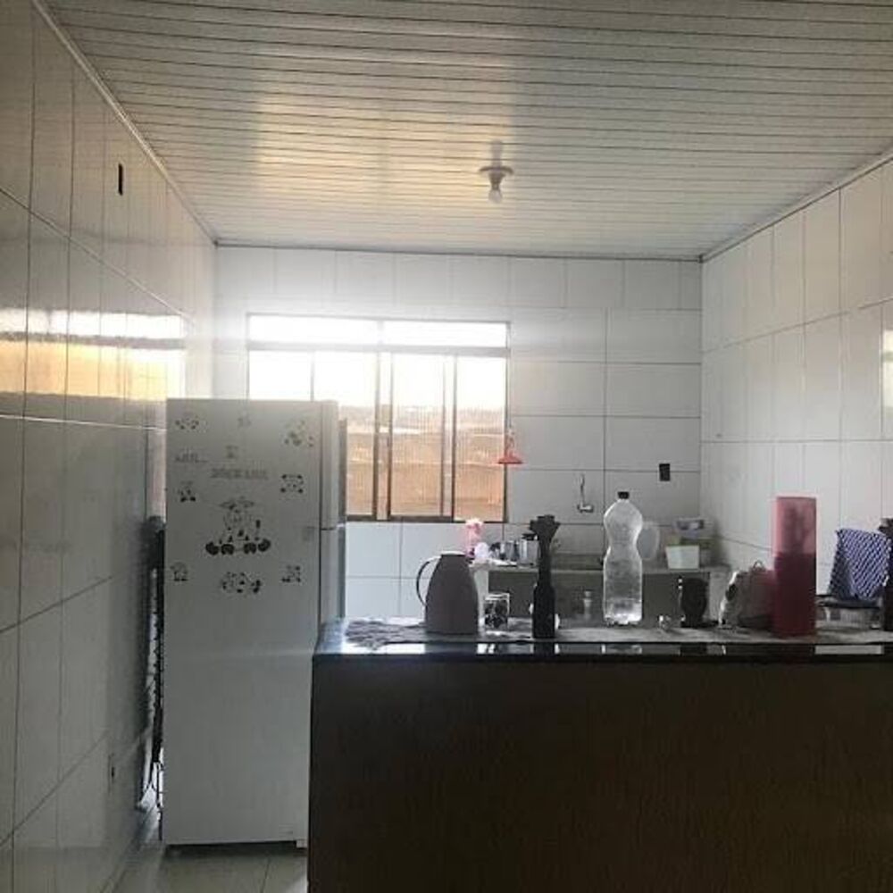 Casa à venda com 2 quartos, 70m² - Foto 3