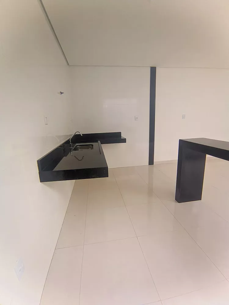 Casa à venda com 3 quartos, 200m² - Foto 7