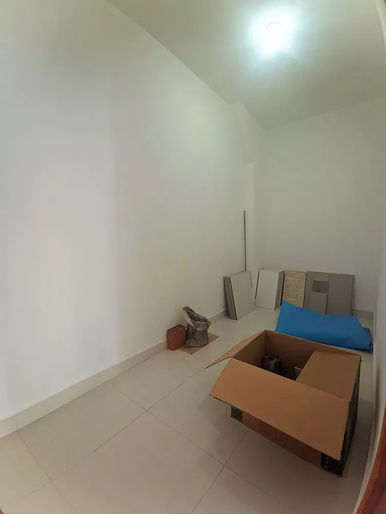 Casa à venda com 3 quartos, 200m² - Foto 2