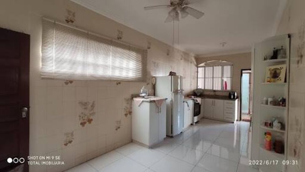 Casa à venda com 4 quartos, 360m² - Foto 3